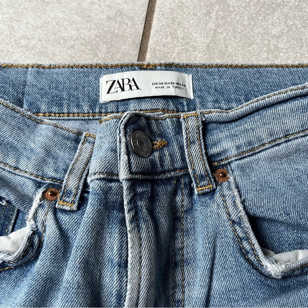 ZARA Low-Rise Straight Leg Boyfriend Jeans